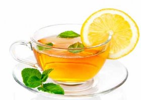 Вред зелёного чая можно уменьшить фруктами с витамином С